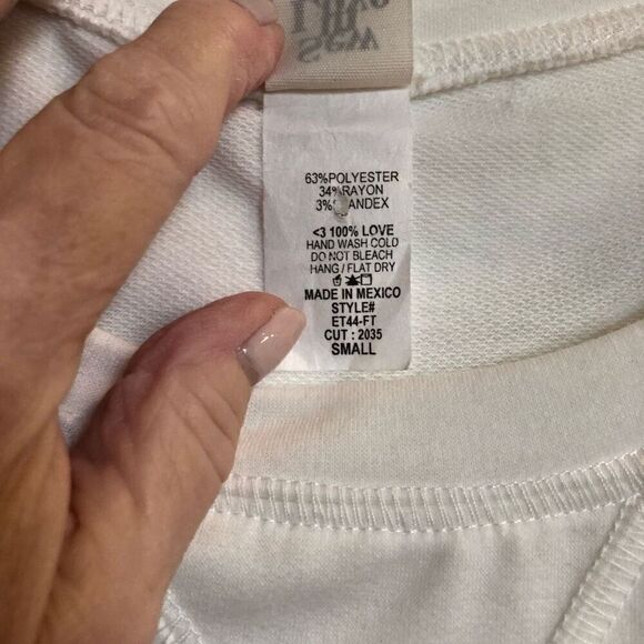 SEW IN LOVE - 🎉HP🎉 NWOT - L Sz Small Banded Hem White Tee. OVERSIZED - Picture 5 of 10